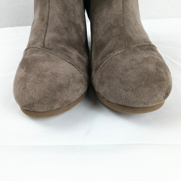 Dunes Womens Zoey Wedge Ankle Boots Size 9 Taupe Faux Suede Booties - Picture 3 of 11